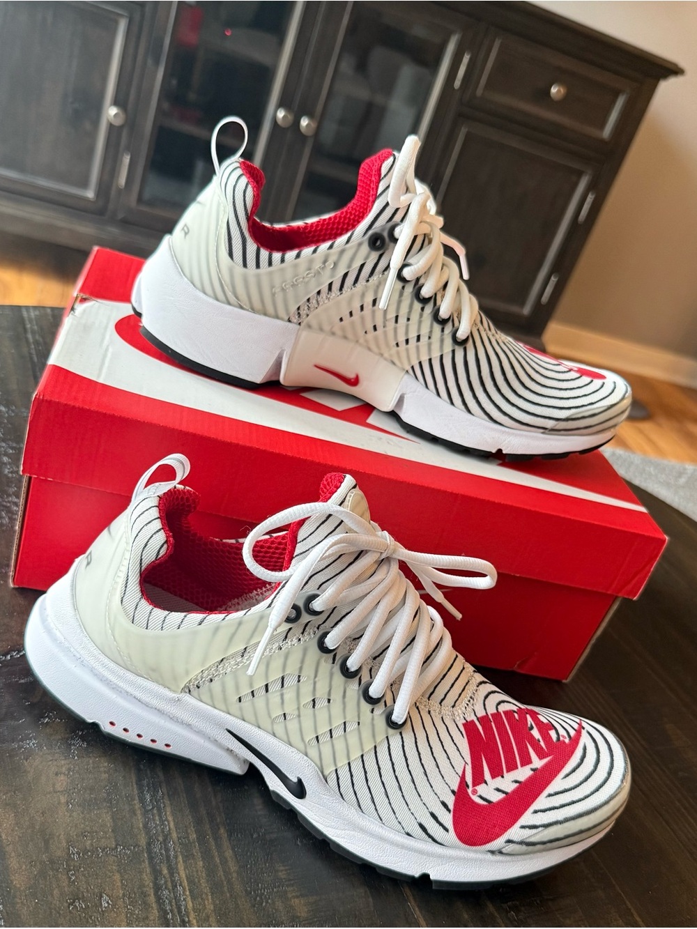 Nike Air Presto - Size 9 - Picture 3 of 6
